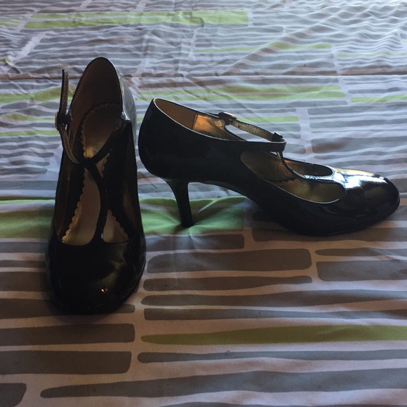 ✨just added✨2️⃣ for 2️⃣0️⃣ •• Rampage Heels - Picture 2 of 4